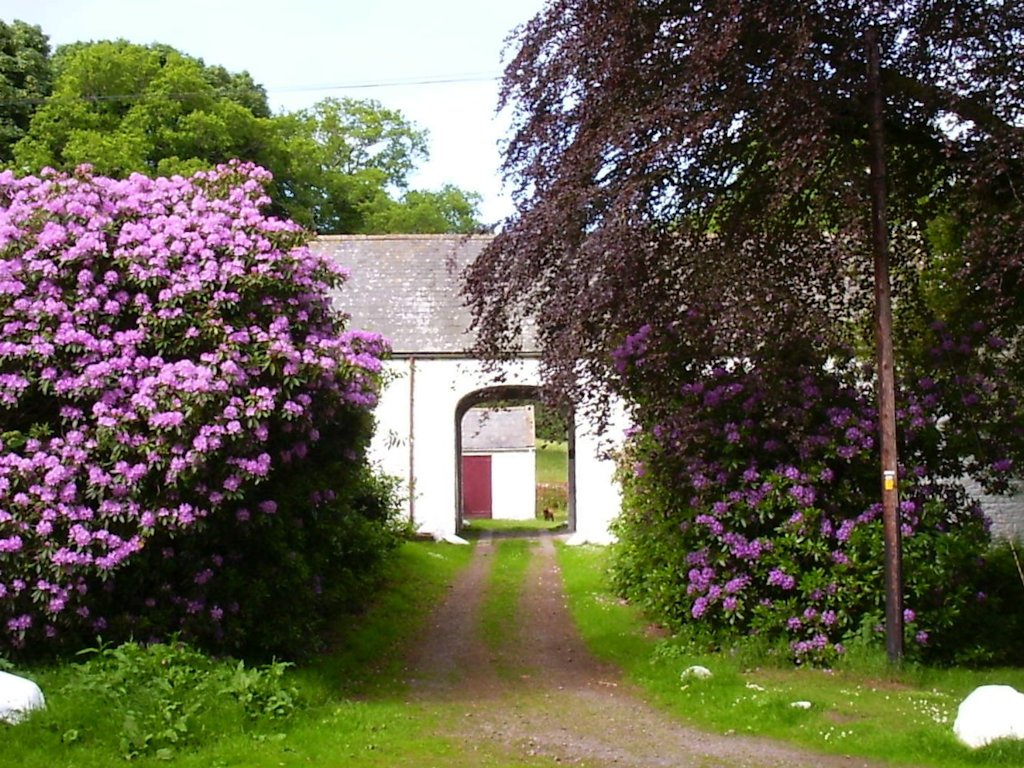 Glenlair Yard Entrance